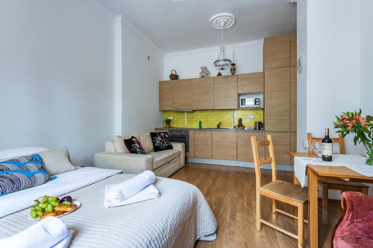 Miodowa Street P&O Serviced Apartments Varsovie Extérieur photo