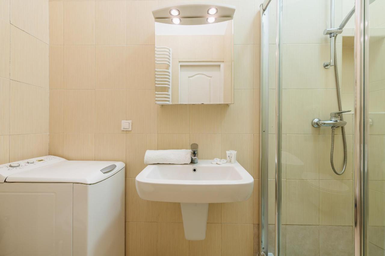 Miodowa Street P&O Serviced Apartments Varsovie Extérieur photo